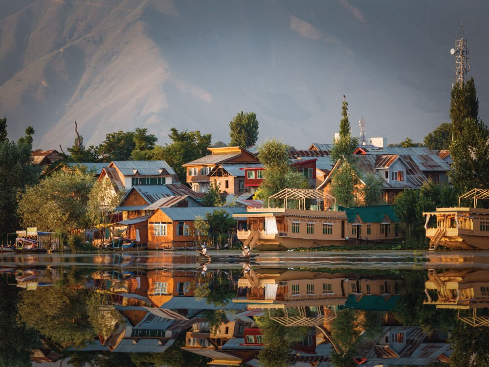 Book Our Kashmir Srinagar Packages | Kashmir Tour - Ajay Modi Travels